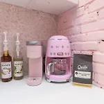 The Kentucky Rose By Hollyhock Suites