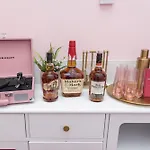 The Kentucky Rose By Hollyhock Suites