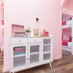 The Kentucky Rose By Hollyhock Suites