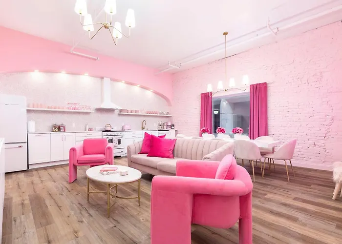 The Kentucky Rose By Hollyhock Suites