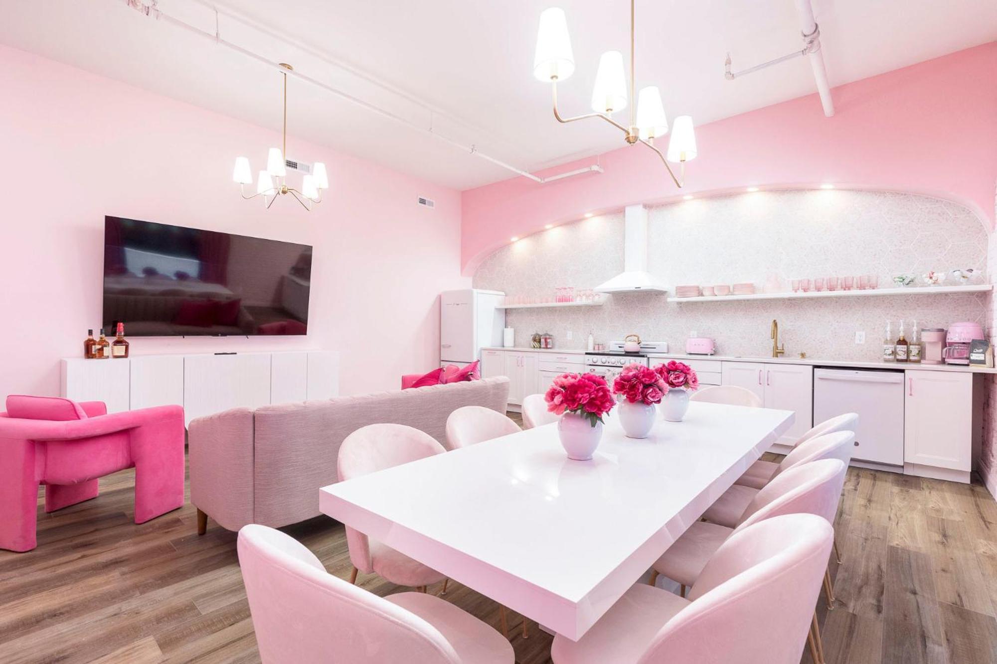 Apartment The Kentucky Rose By Hollyhock
