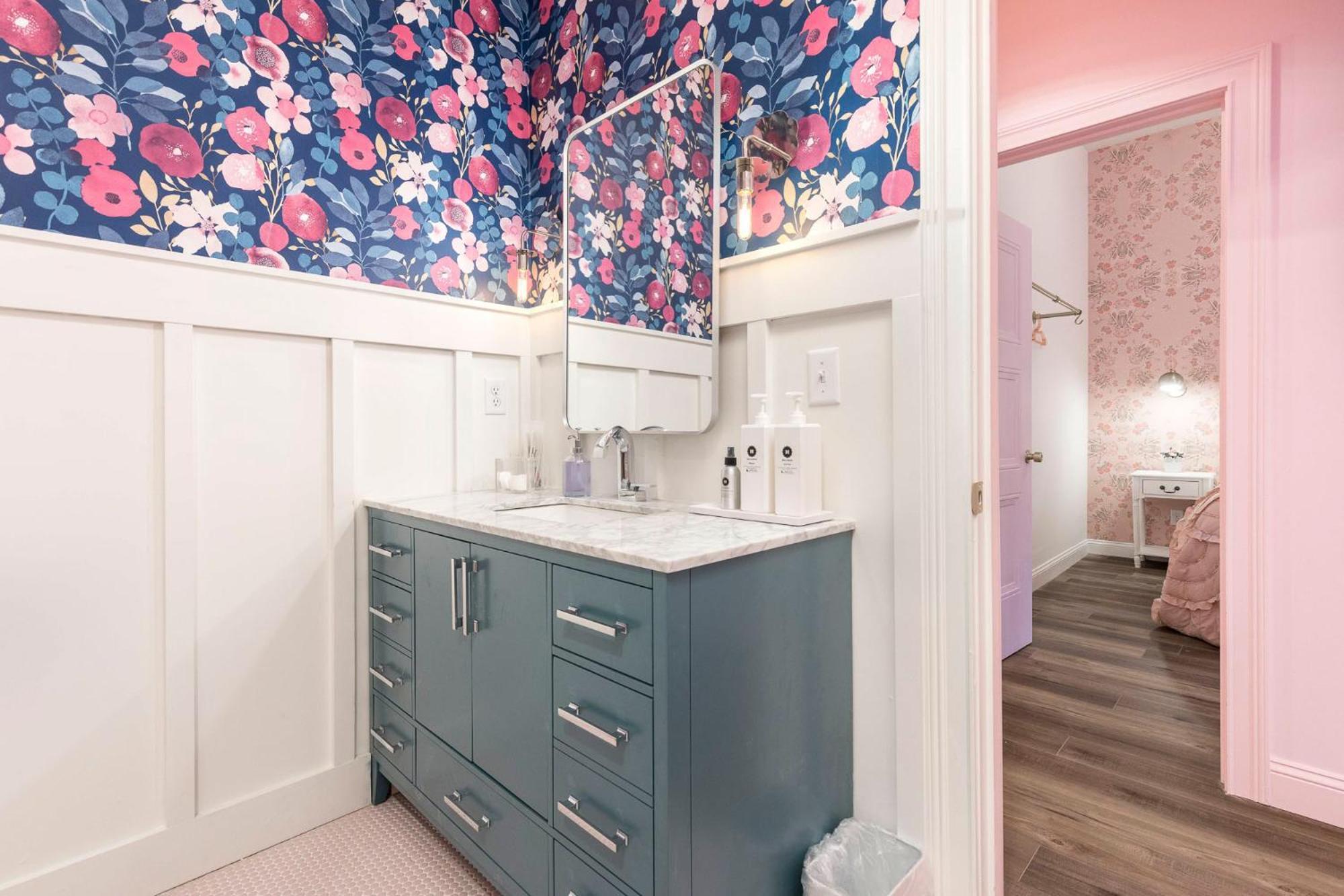 Apartment The Kentucky Rose By Hollyhock