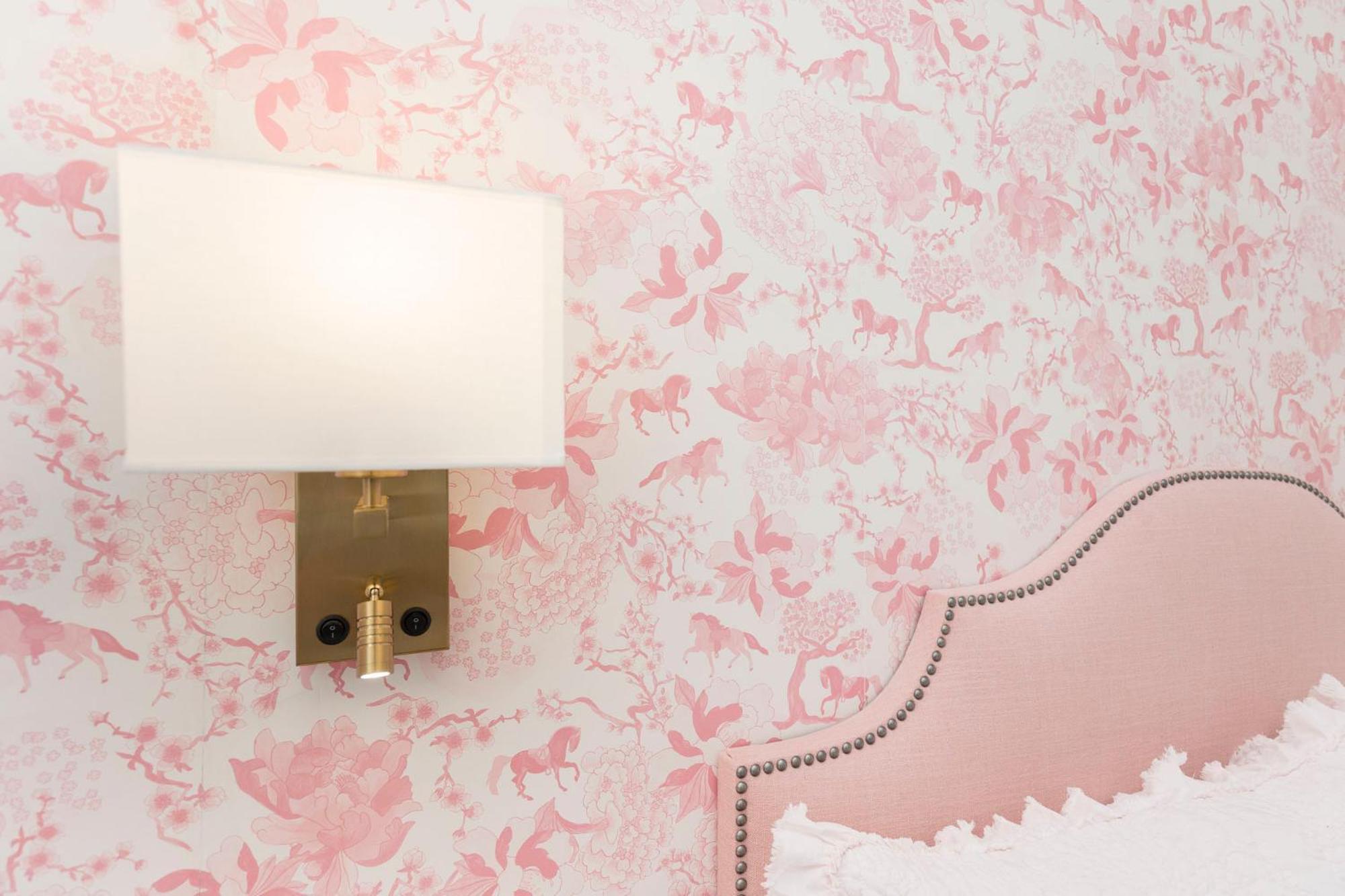 Apartment The Kentucky Rose By Hollyhock *